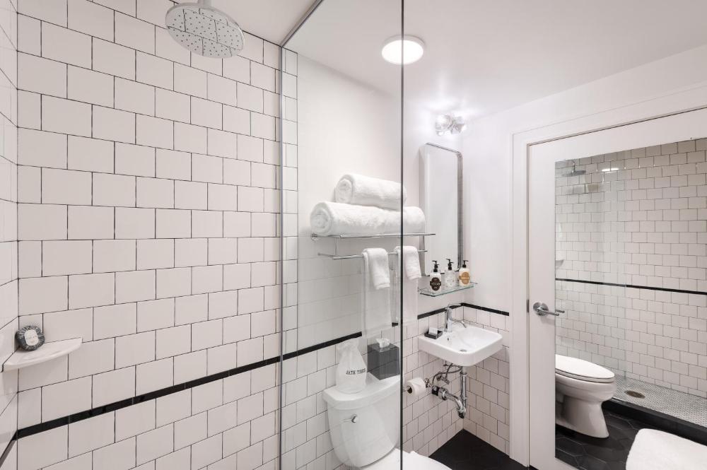 City View King Room interior